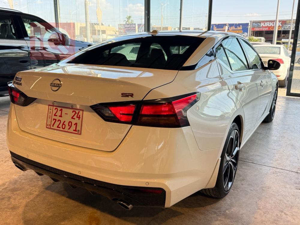 نيسان ألتيما